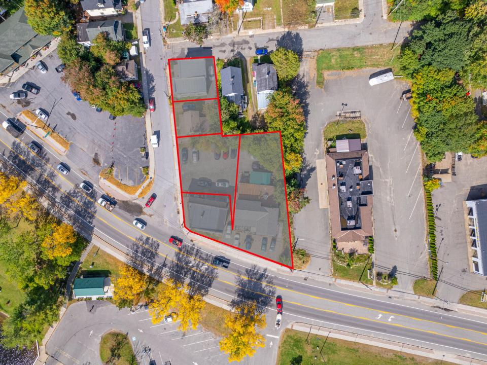 Lakeview deli-34-Red_Lines_Fill (2)