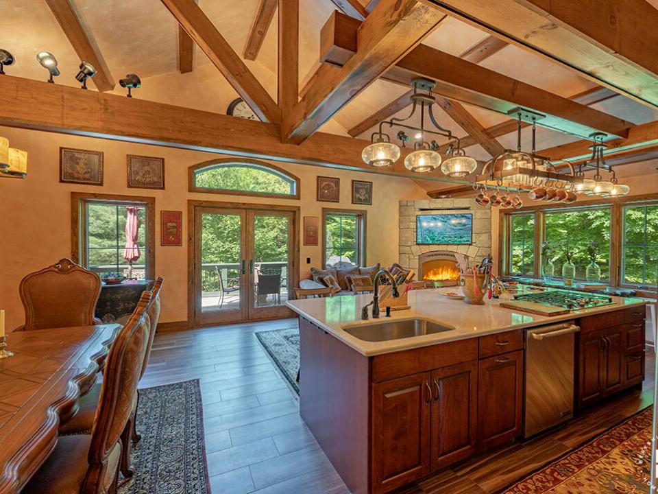 TheVilla_Summer_Kitchen_LR