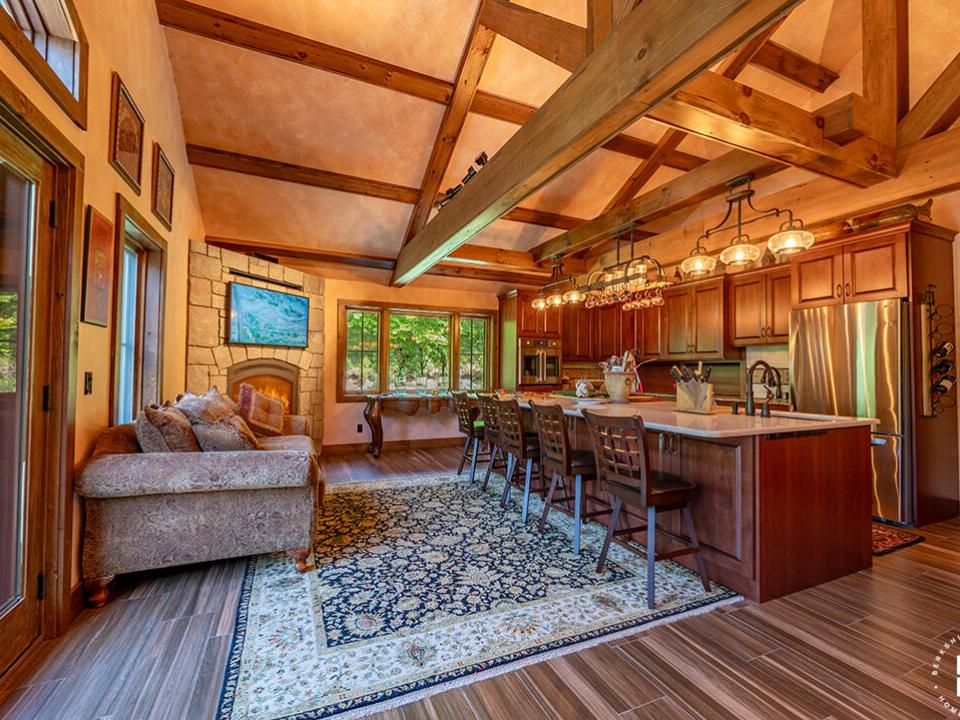 TheVilla_Summer_LR_Kitchen