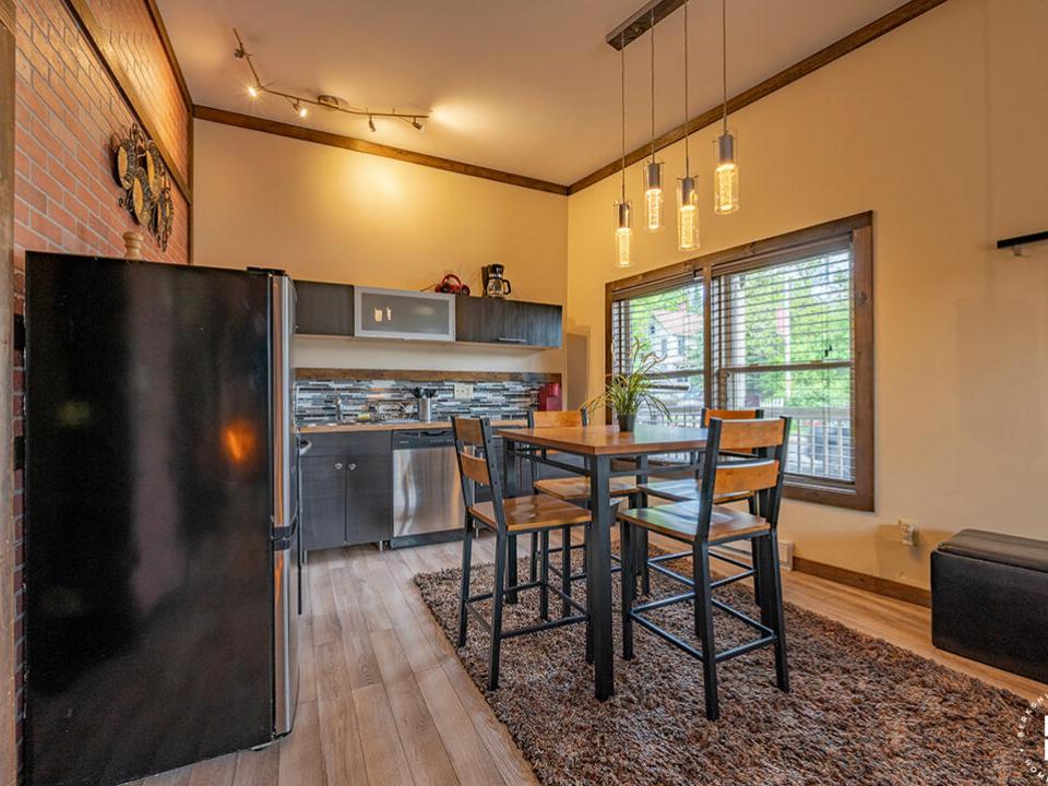 Downhill3Condo_Summer_DR_Kitchen