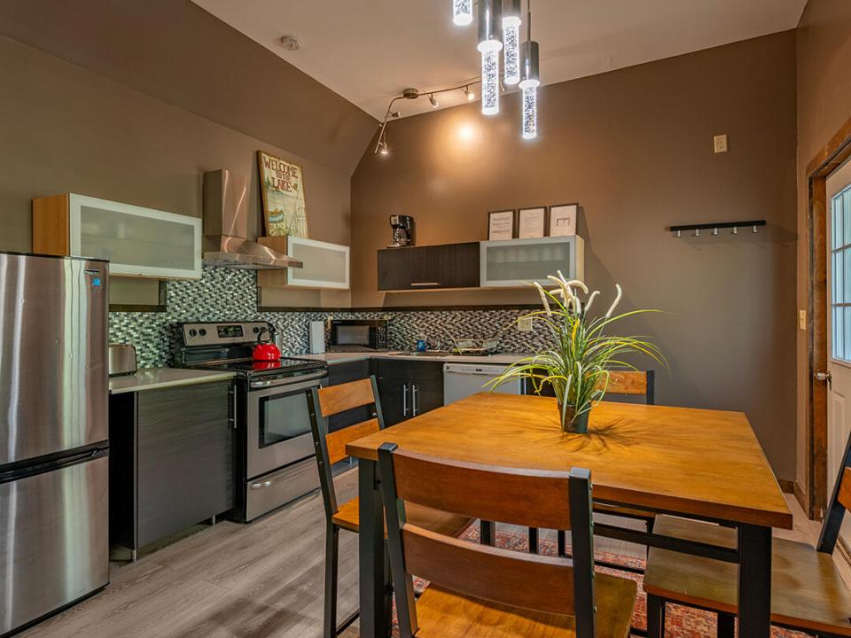 Downhill2Condo_Summer_DR_Kitchen_V
