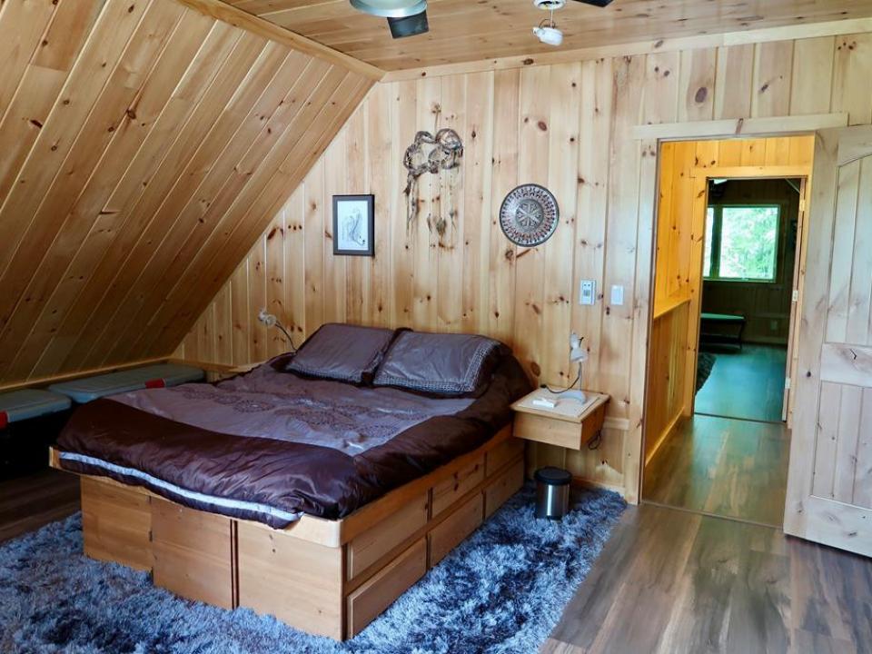 2nd bedroom
