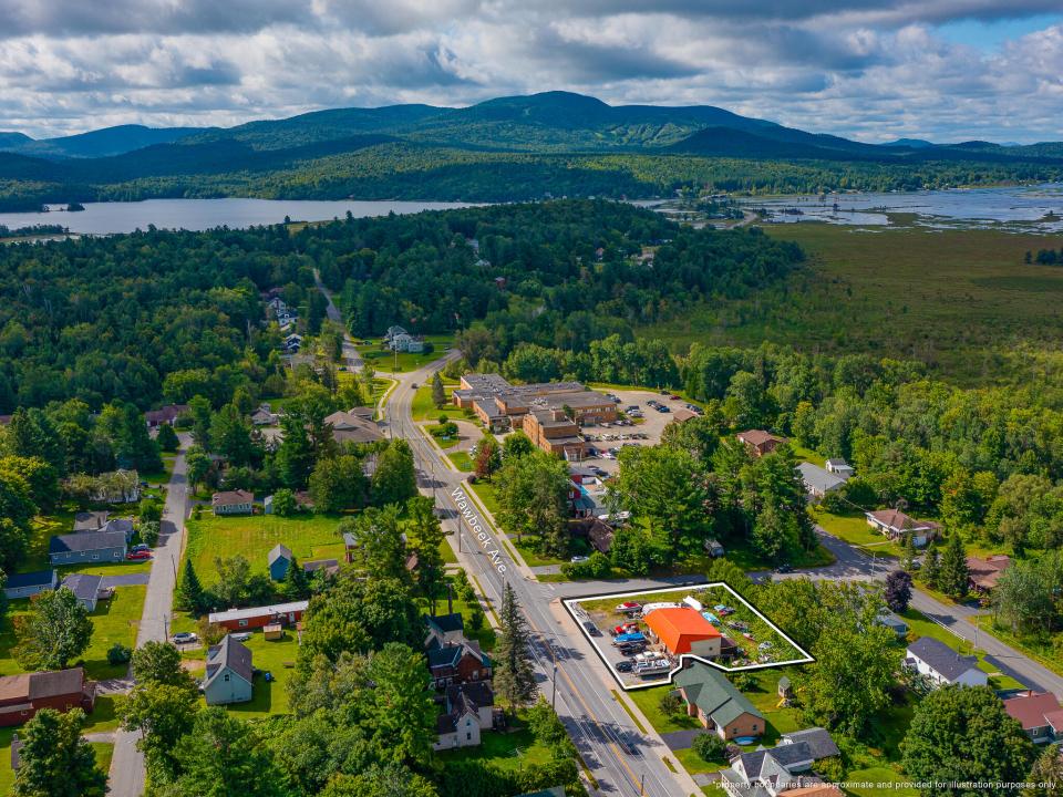 98 Wawbeek Ave-3 98 Wawbeek Ave-3