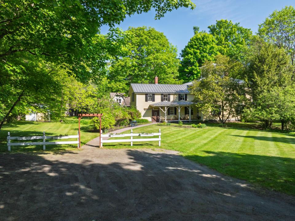 8219 River St Etown-1