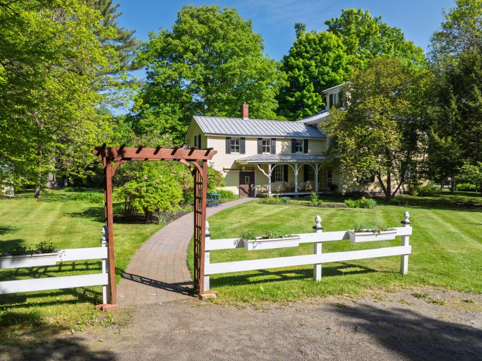 8219 River St Etown-2