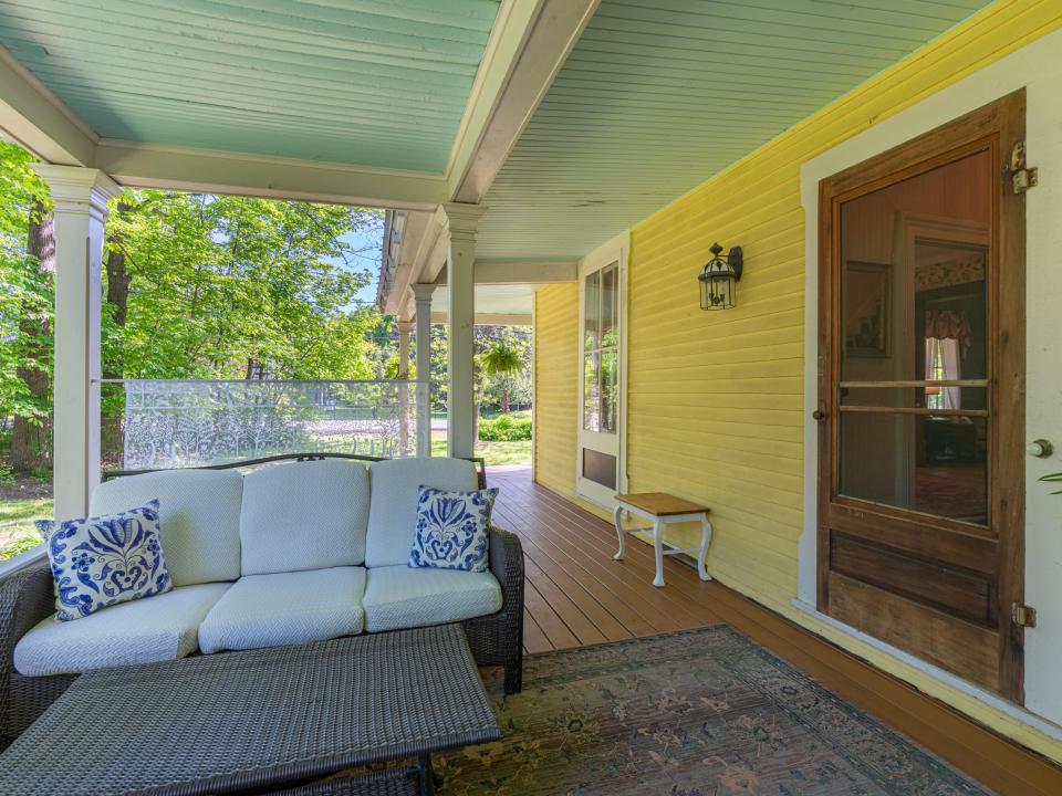 8219 River St Etown-52