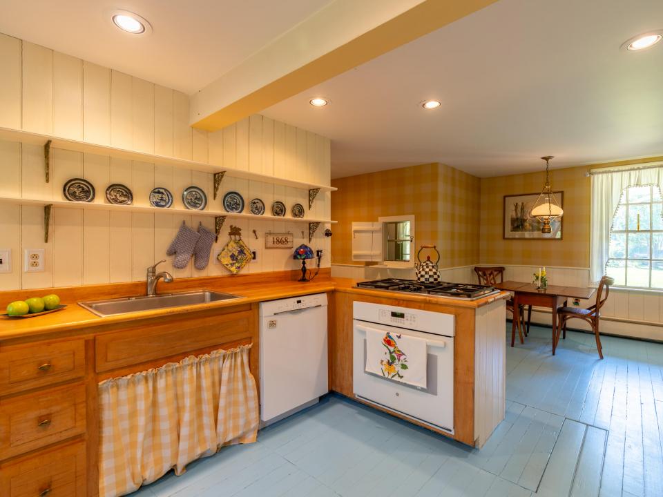 8219 River St Etown-27