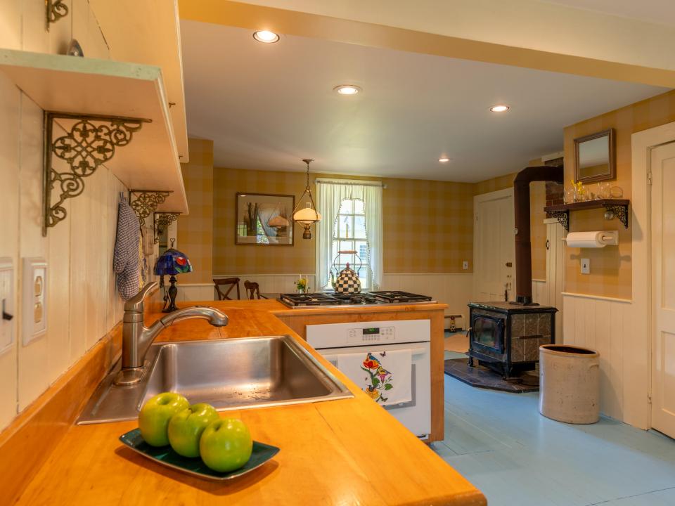 8219 River St Etown-30