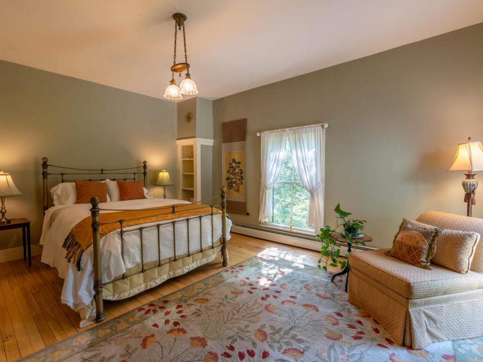 8219 River St Etown-65