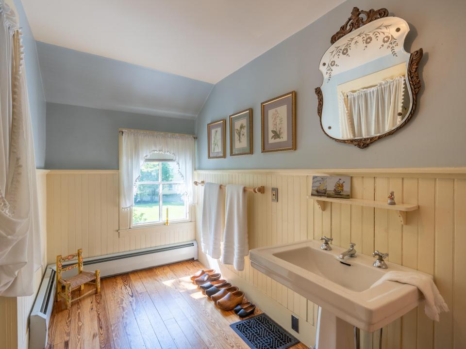 8219 River St Etown-72