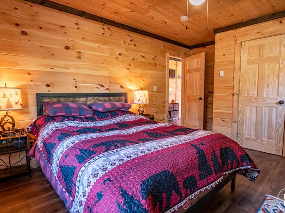 NewlyBuiltCottageInLakePlacid_Bedroom2