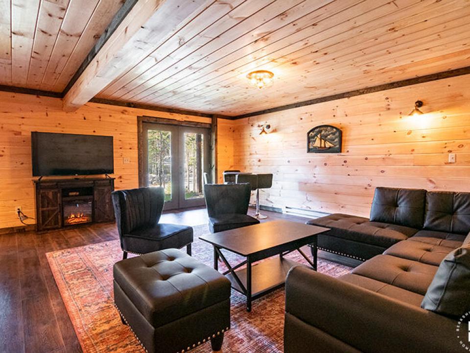 NewlyBuiltCottageInLakePlacid_Entertainm NewlyBuiltCottageInLakePlacid_Entertainm