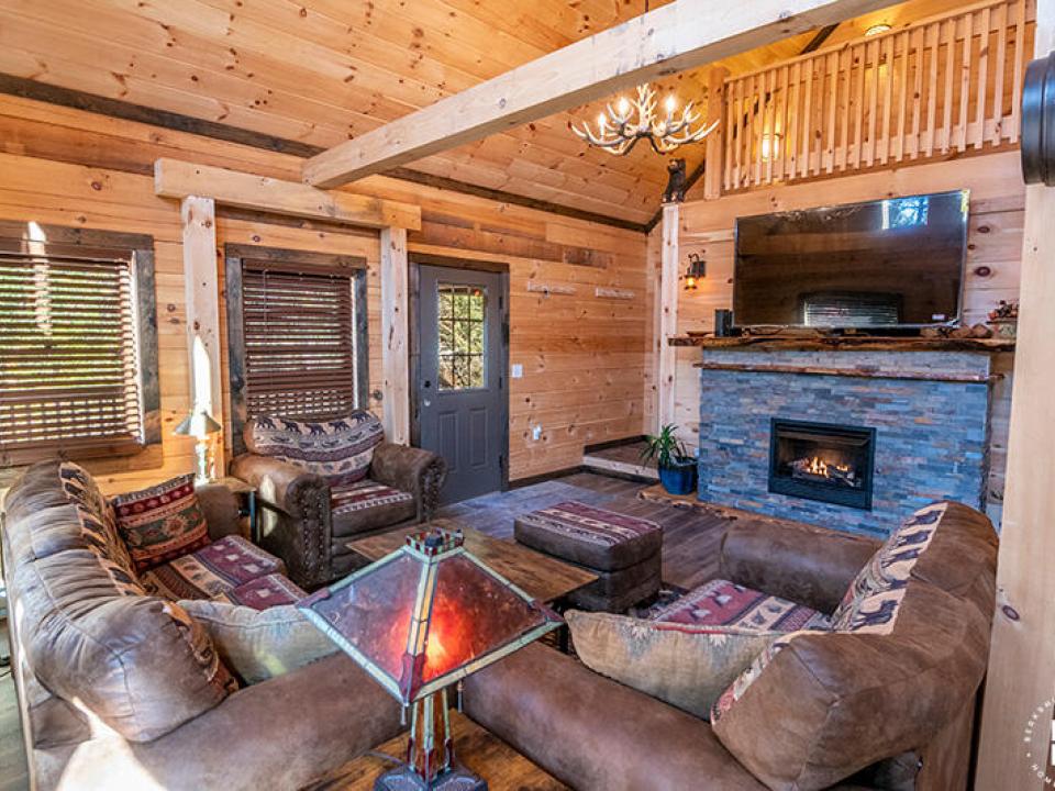 NewlyBuiltCottageInLakePlacid_LivingRoom NewlyBuiltCottageInLakePlacid_LivingRoom