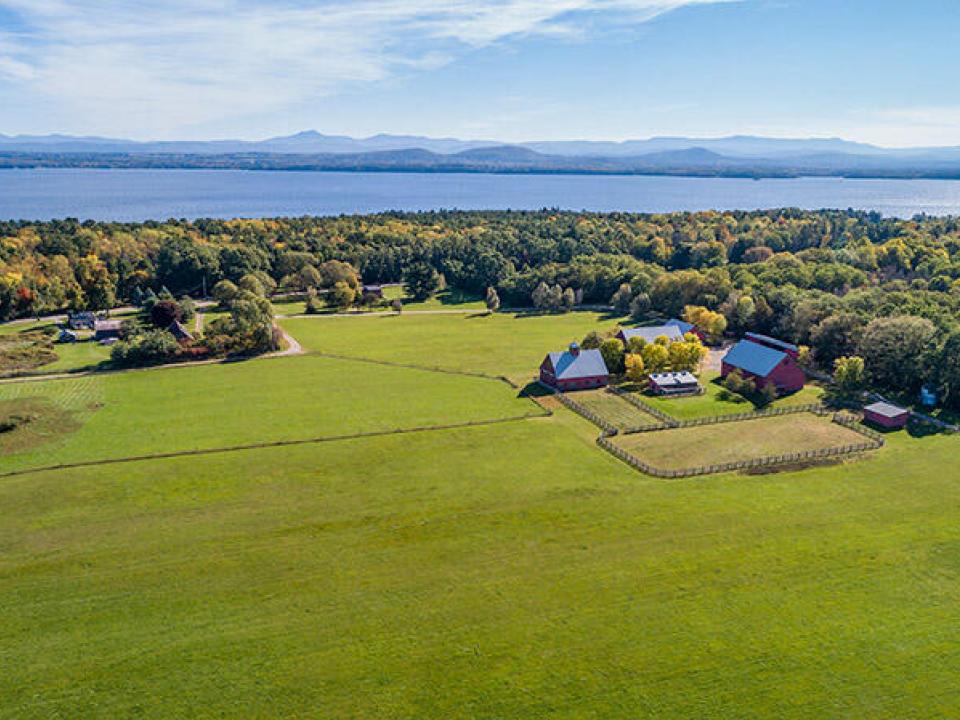 SunsetFarmInWillsboro_Fall_A_Farm_Back_L