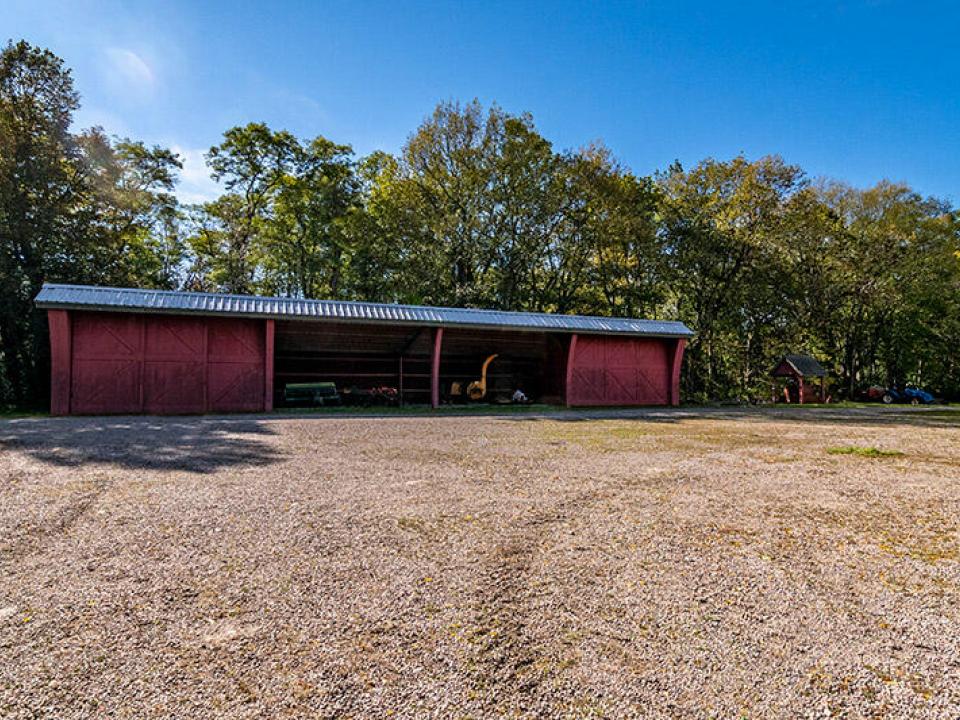 SunsetFarmInWillsboro_Fall_Machine_Garag