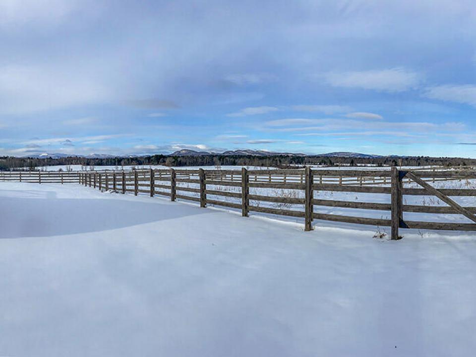 Farm_Fenced_Mountains