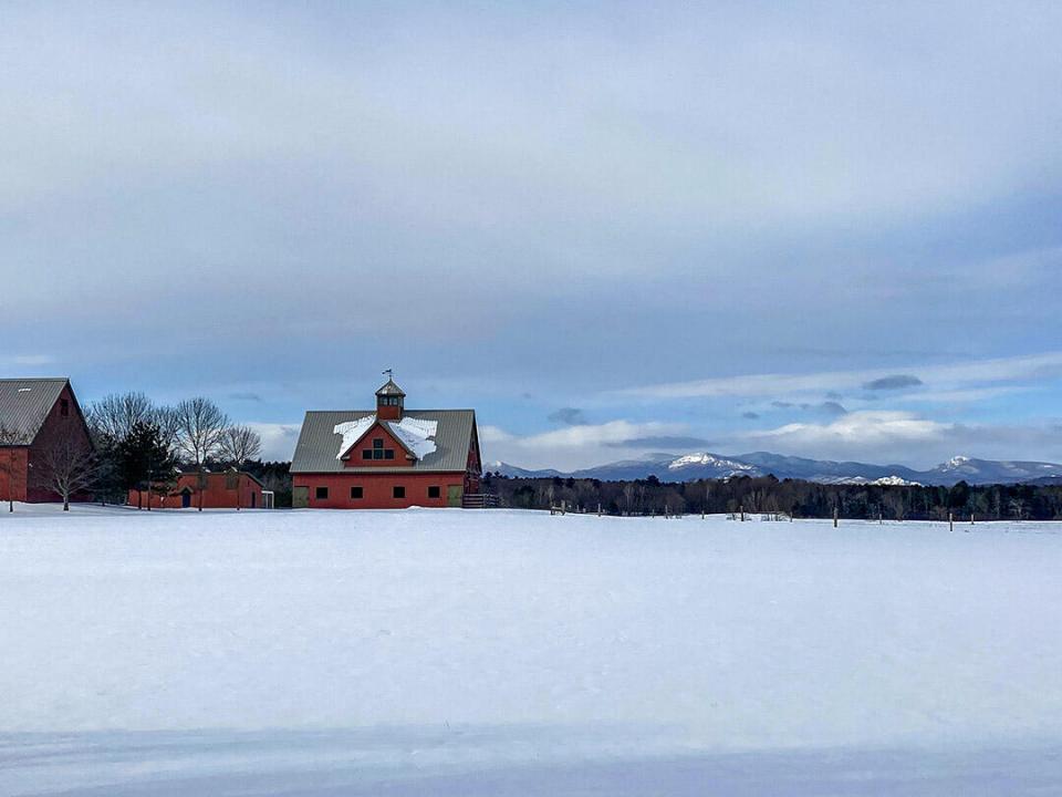 Farm_Mountains_Winter_Zoomed