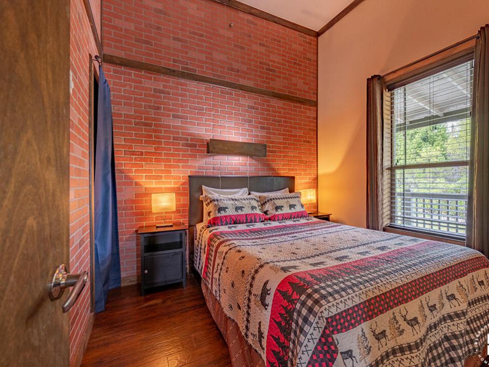 Downhill7Condo_Bedroom1