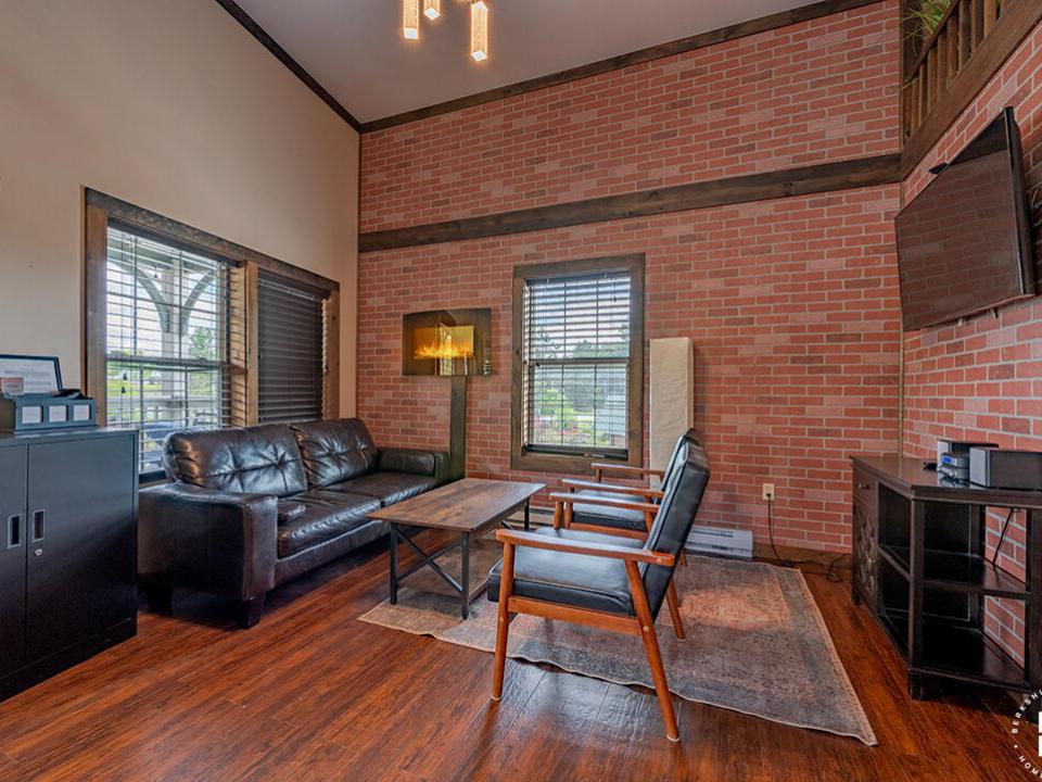 Downhill7Condo_LivingRoom