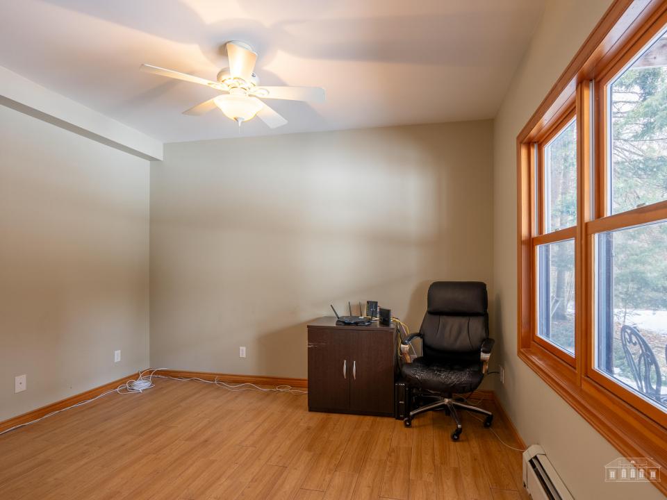 40 Saddleback Way LP-48
