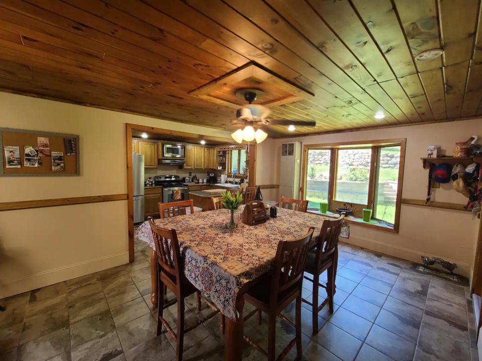 Dining2