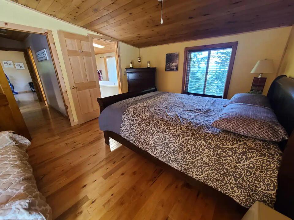 bedroom2