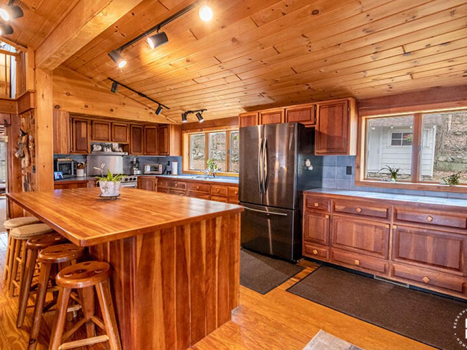 WestportFarmOnHaldsRoad_Kitchen_R