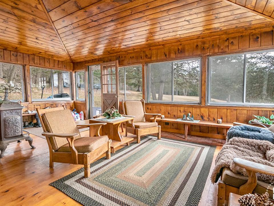 WestportFarmOnHaldsRoad_SunPorch_To_Entr