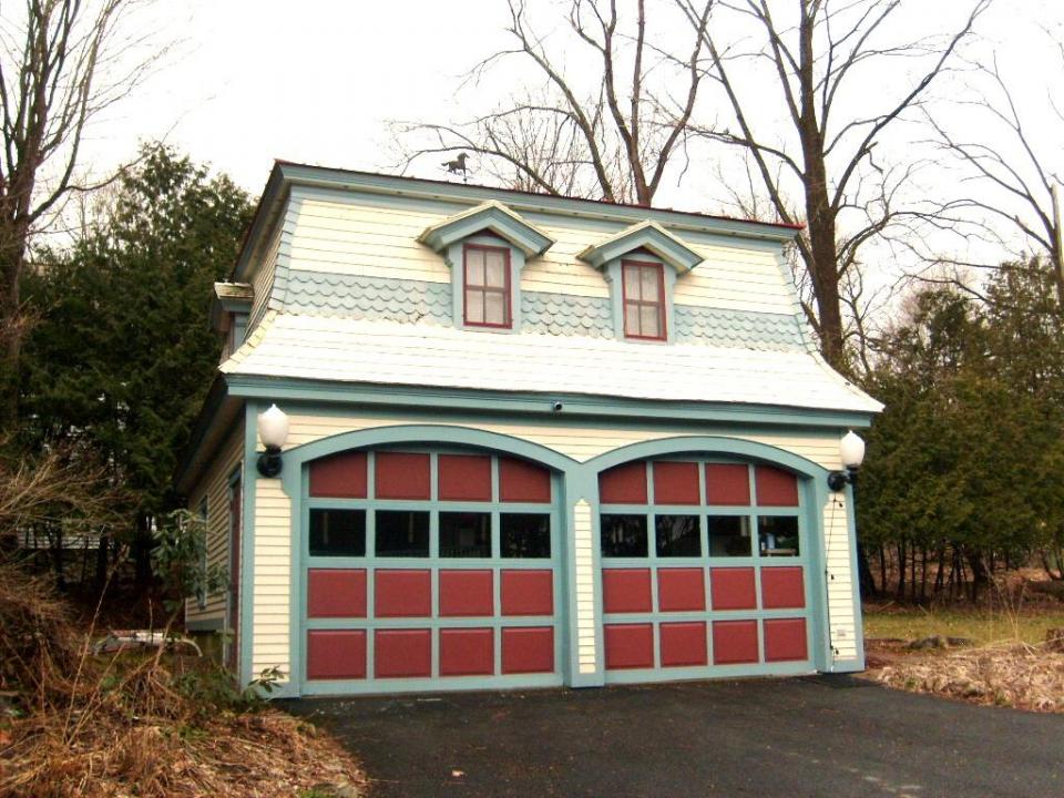 Carraige House