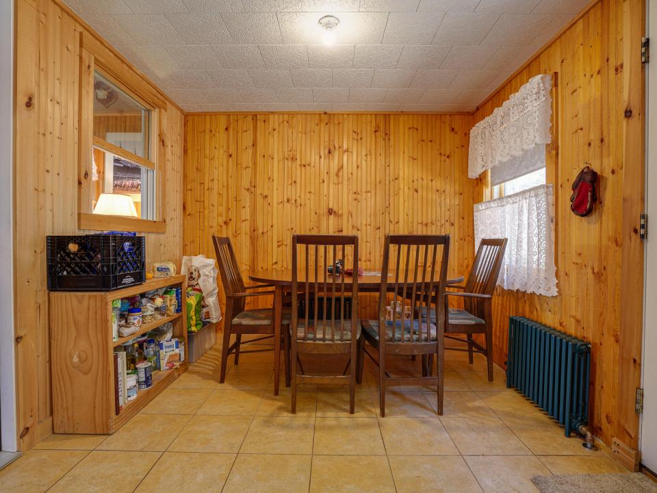 1320 Cedar River Rd-33