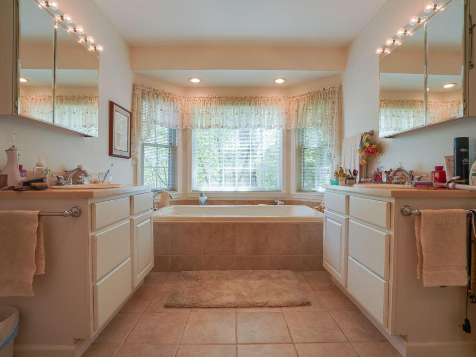 McGrath - bathroom primary