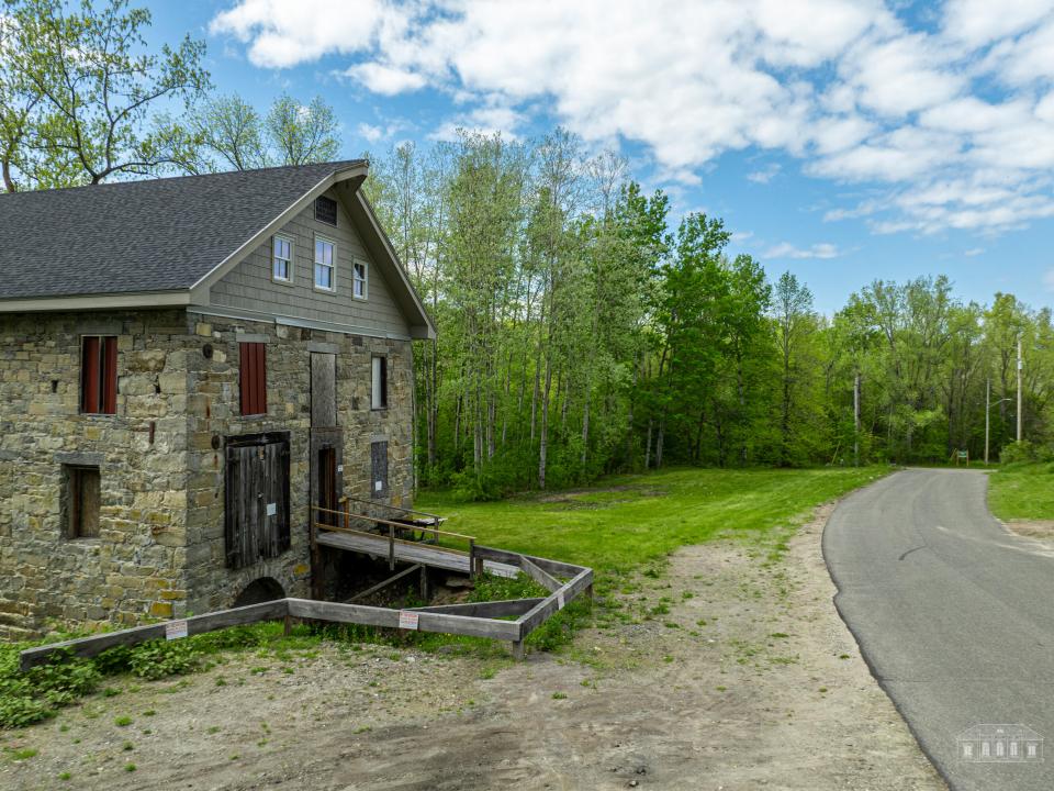 49 Gillialand Ln Willsboro-12