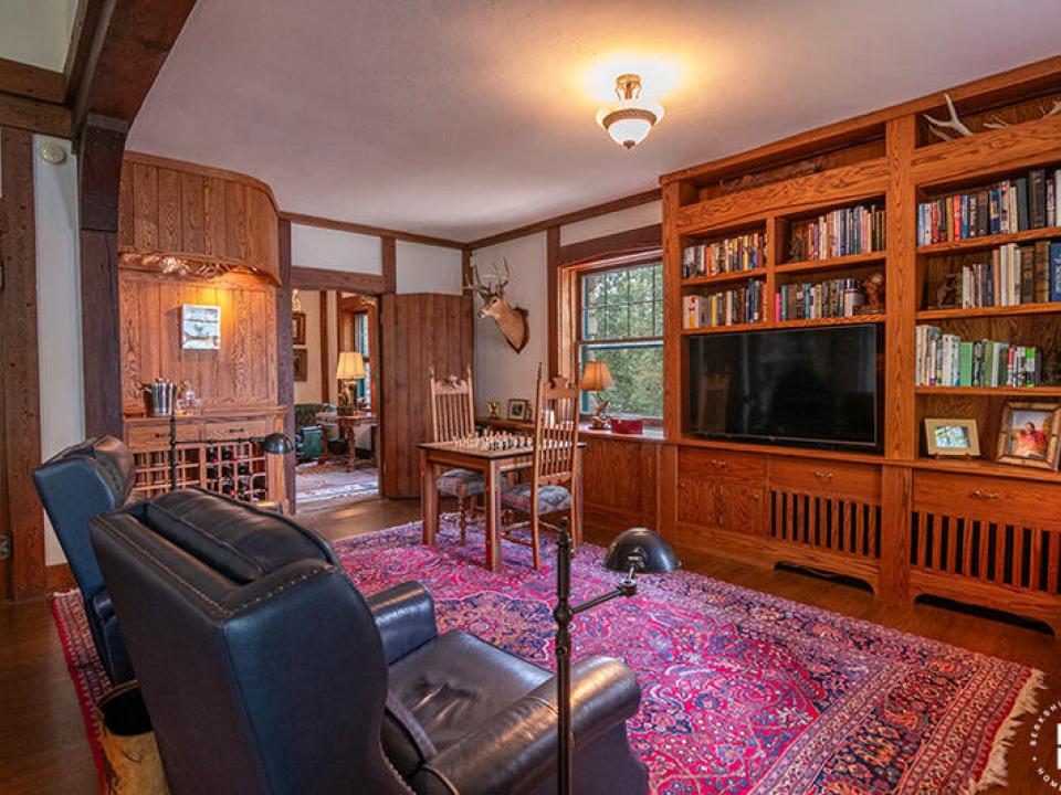 CampNorthwindOnChazyLake_MainHouse_LR_TV