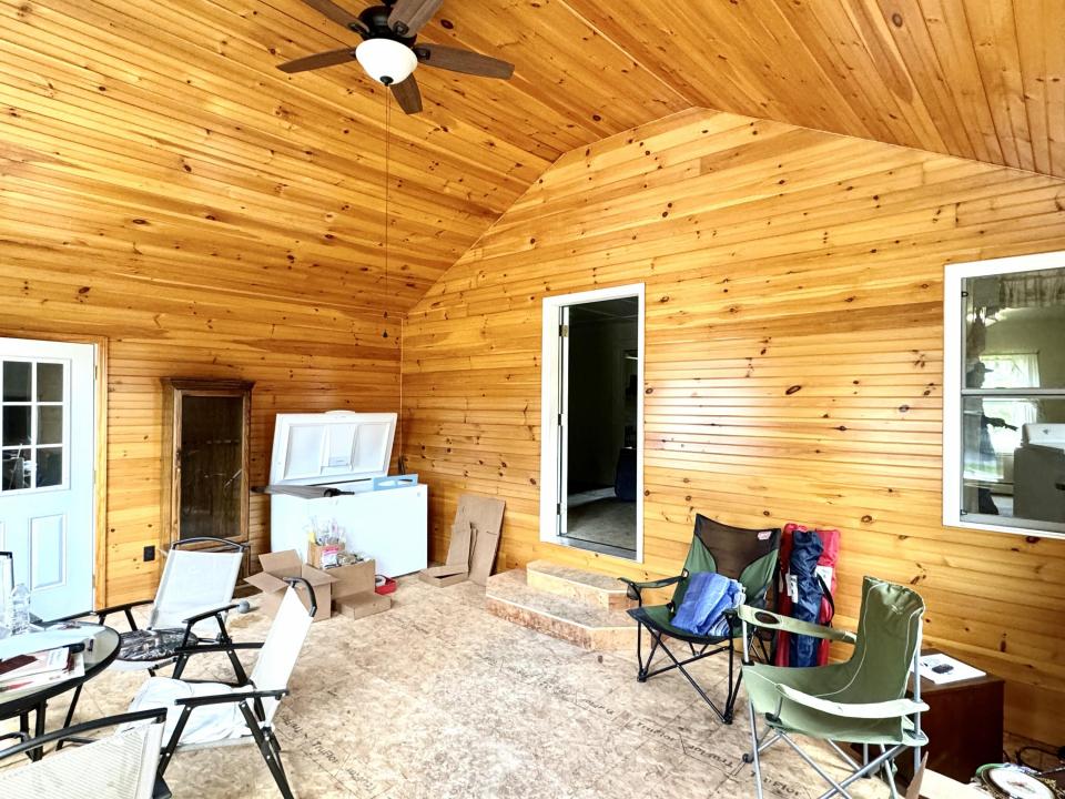 3 seasons room