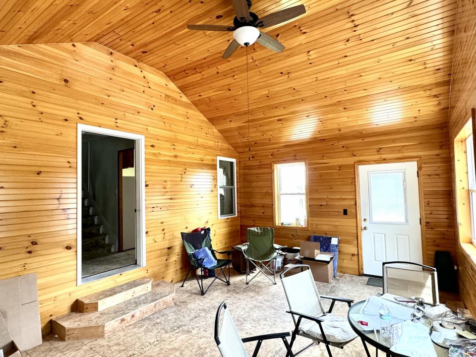 3 seasons room
