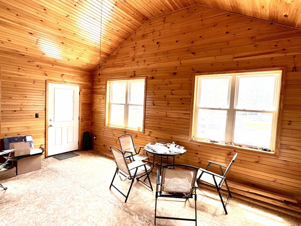 3 seasons room