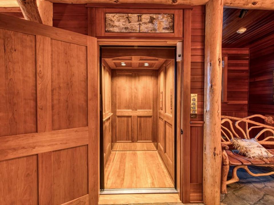 Elevator