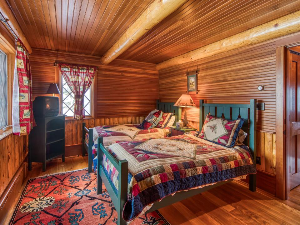 Guest bedroom upper level