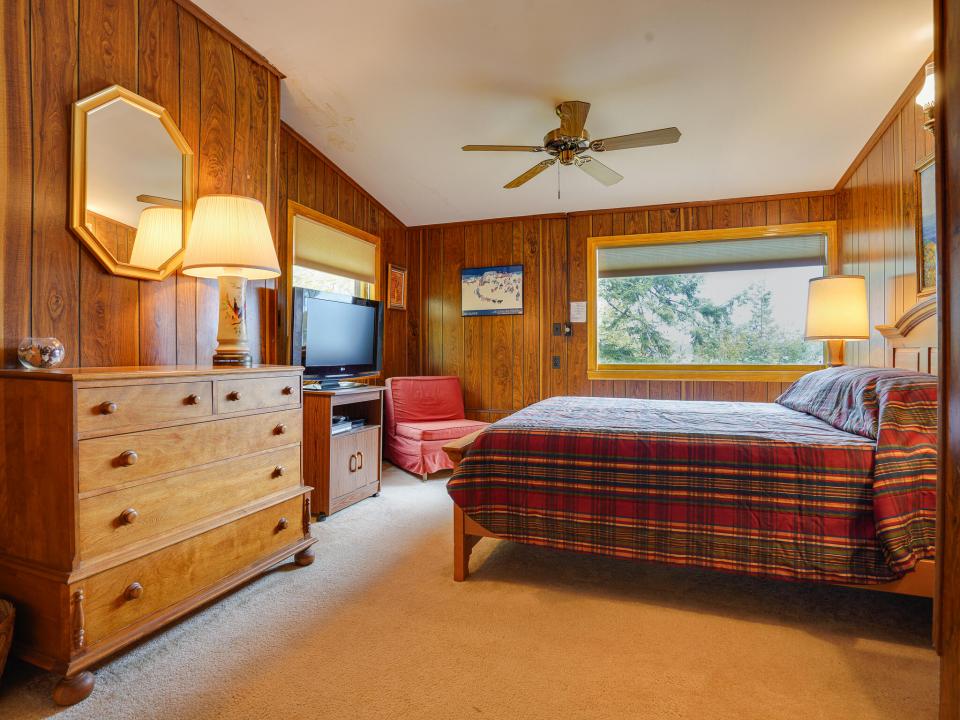 28-30 Old Hotel Rd-70