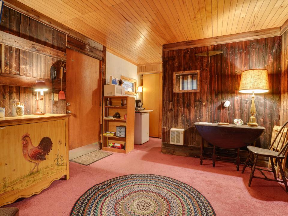 28-30 Old Hotel Rd-81