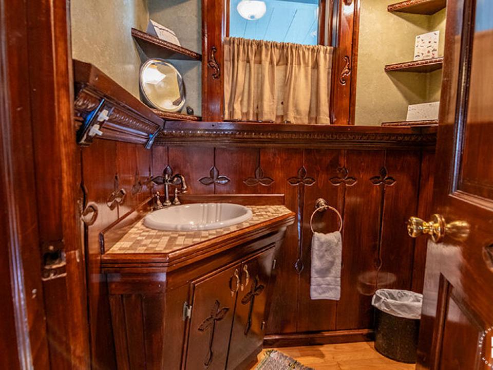 TheCastleInKeene_Bath_Half