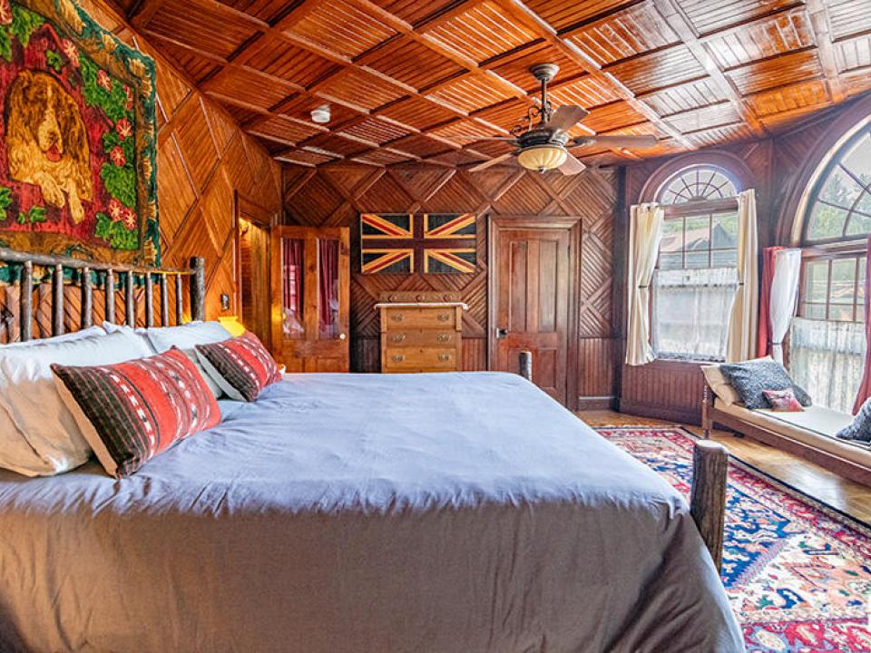 TheCastleInKeene_Bedroom2_Closet