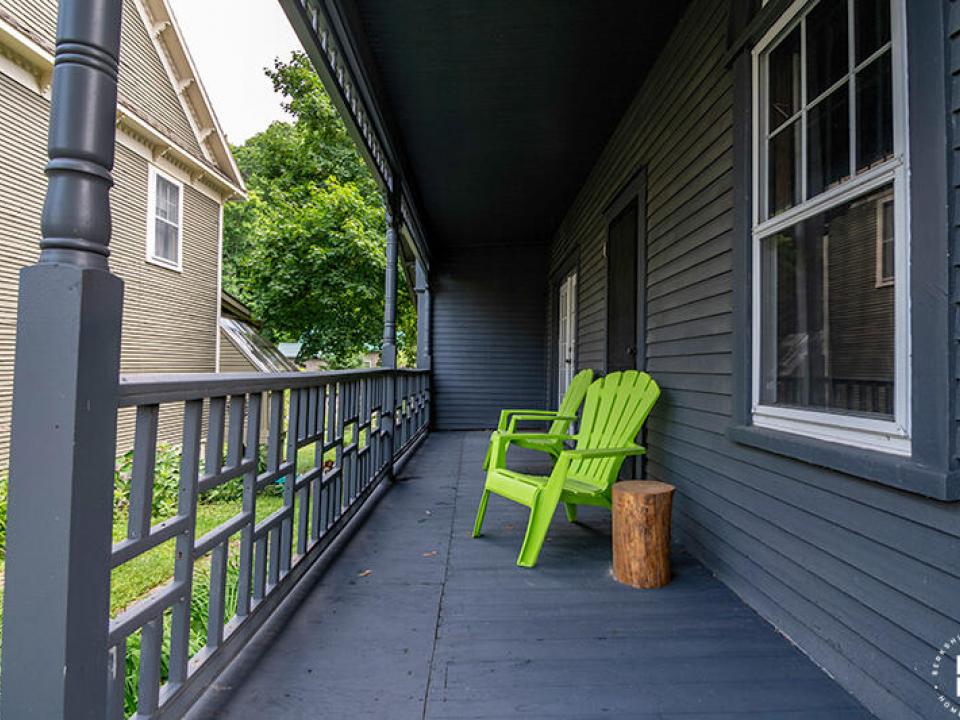 TheCastleInKeene_CoveredPorch_Off_Living