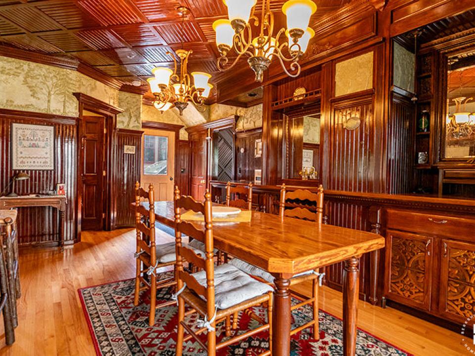 TheCastleInKeene_DiningRoom_R