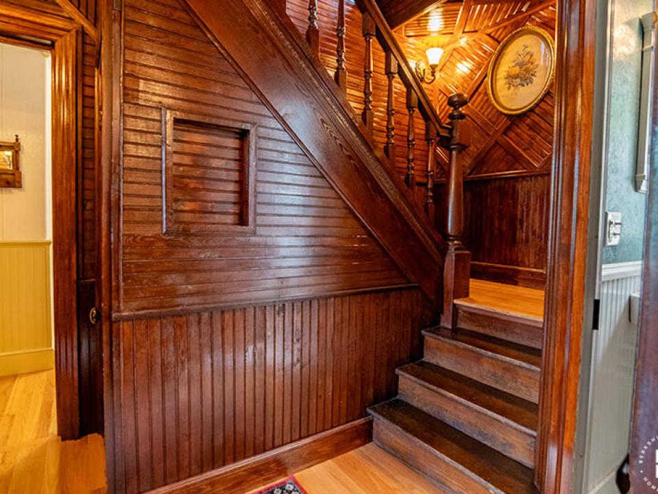 TheCastleInKeene_Stairway
