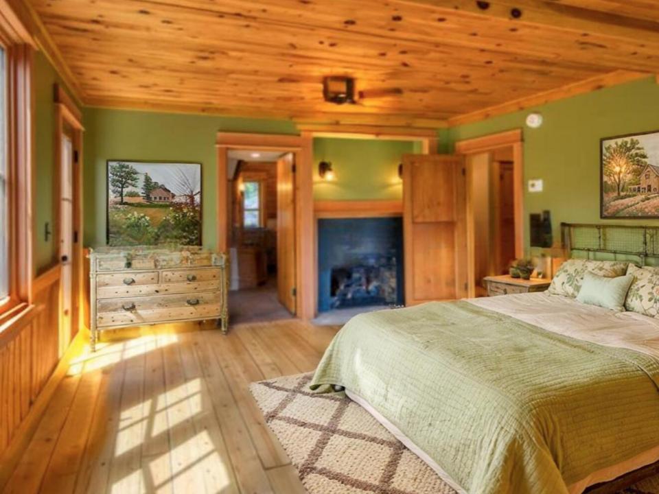 Master Bedroom_Alternative Angle_JP