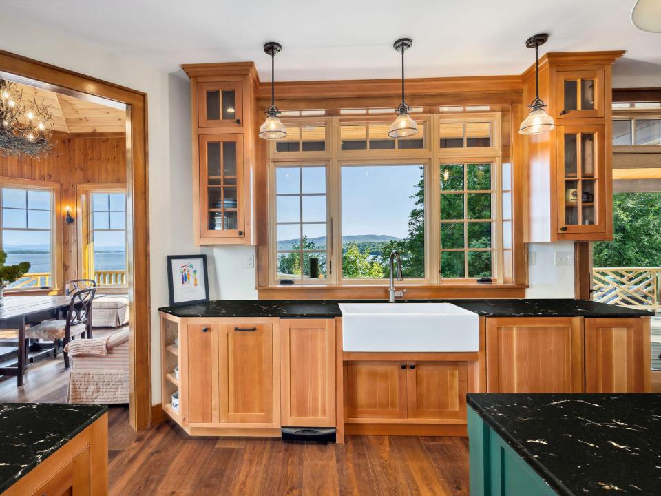 Day_Interior_10_CounterTopRT