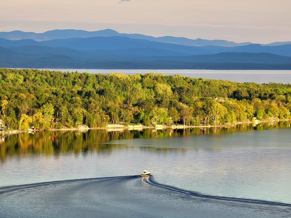 Wilson - Highlands Rd - view of bay with