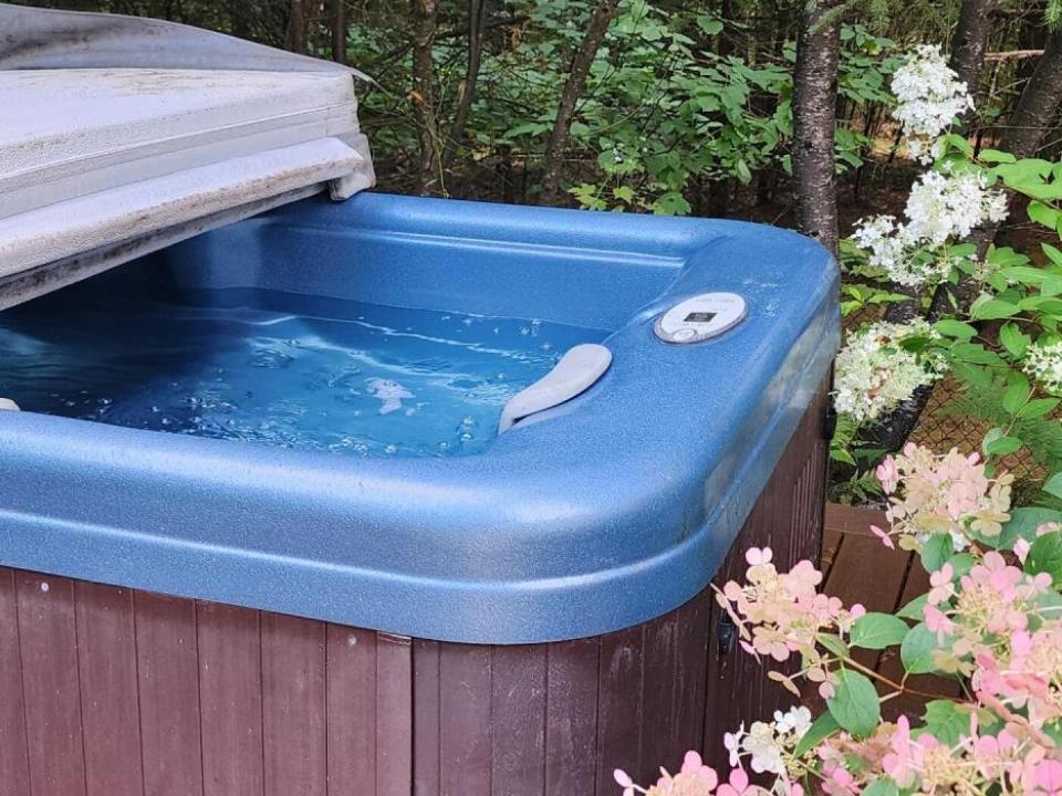 Hot.Tub