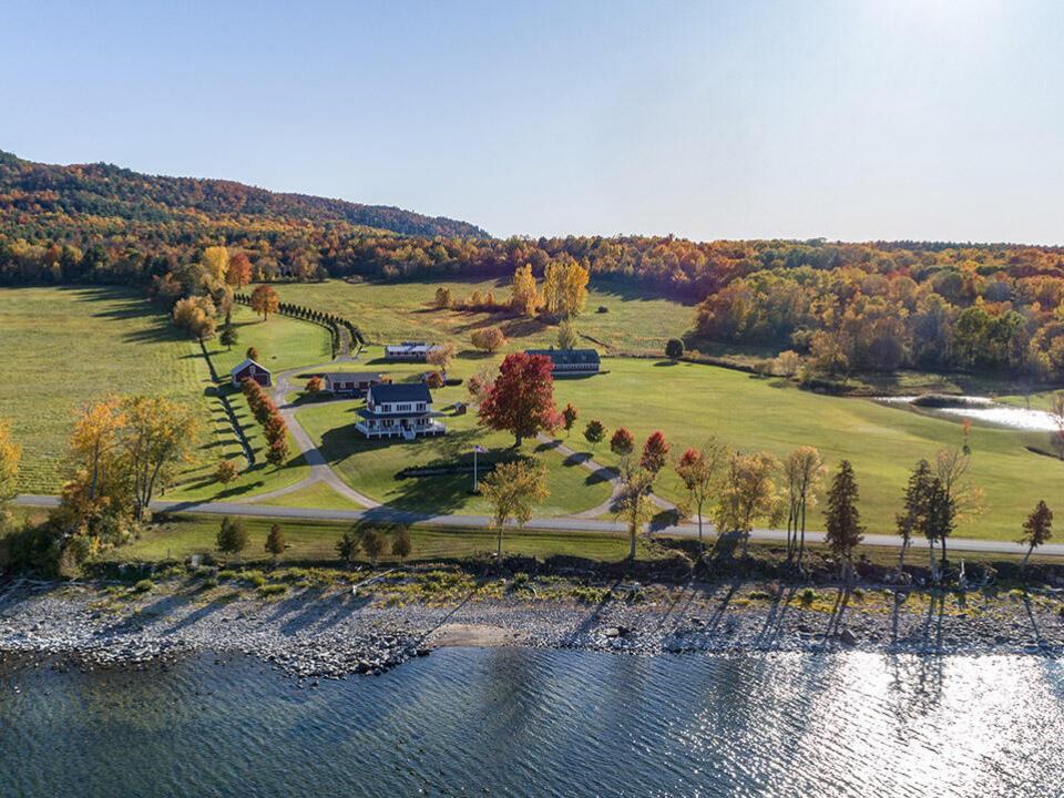 A_LakeChamp_FullProp_2